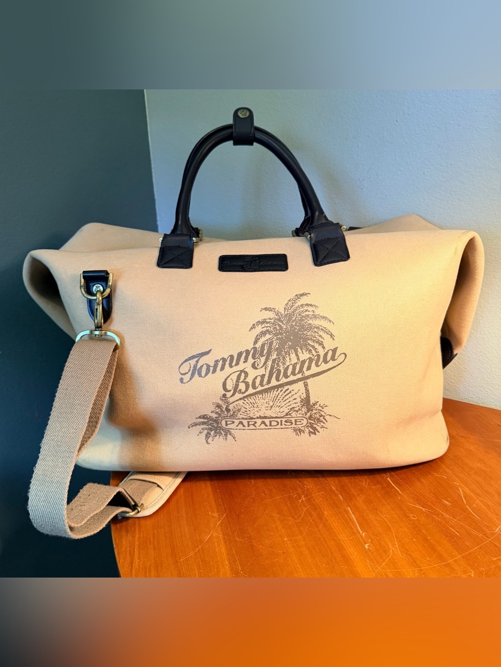 Tommy Bahama Paradise Weekender Duffle Canvas Bag w/ Leather Trim ✈️